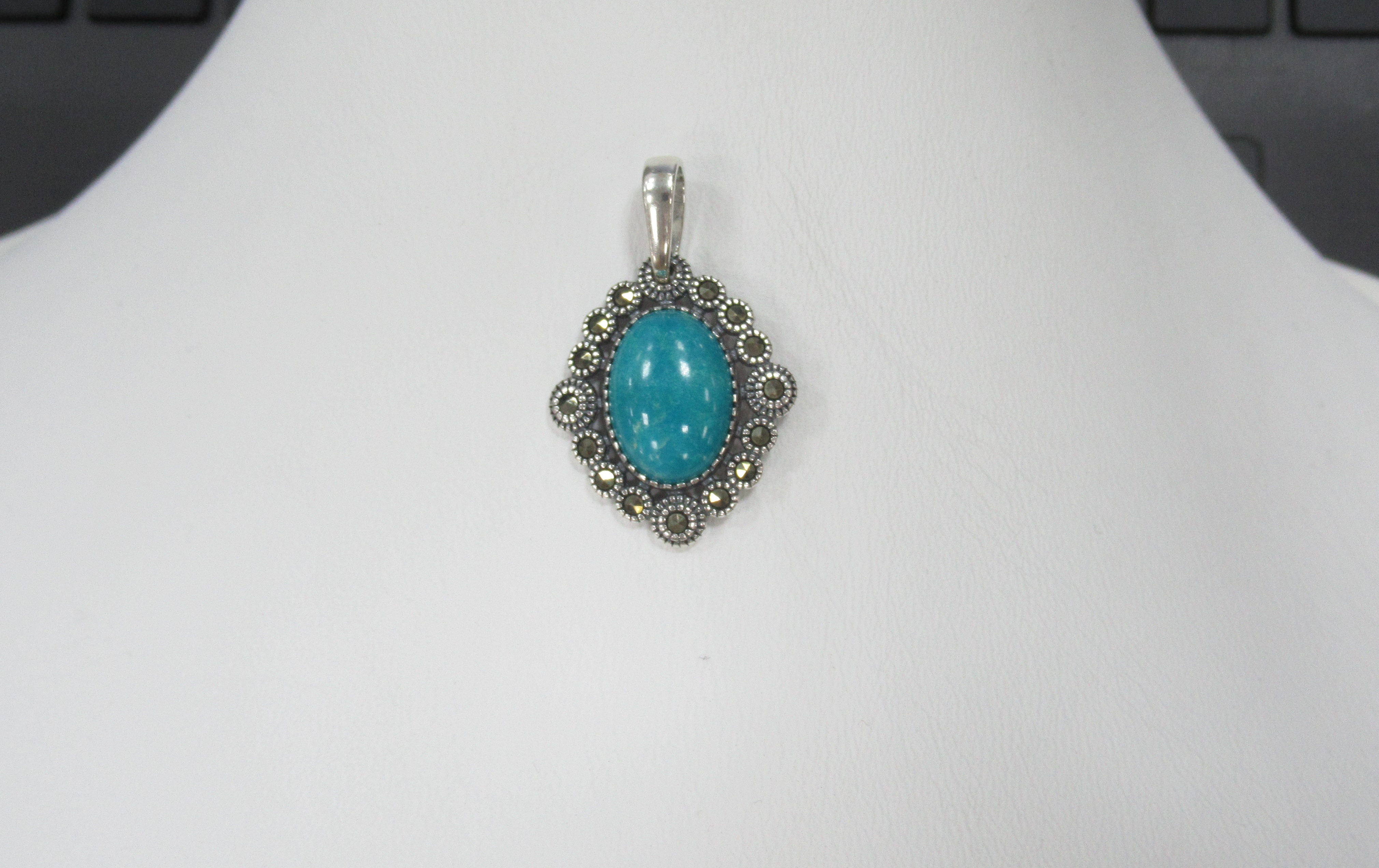 Серебряная подвеска с бирюзой